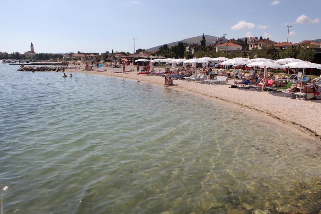 Villa Ferias Trogir Exteriör bild