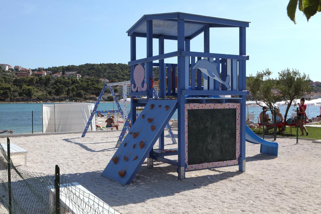 Villa Ferias Trogir Exteriör bild
